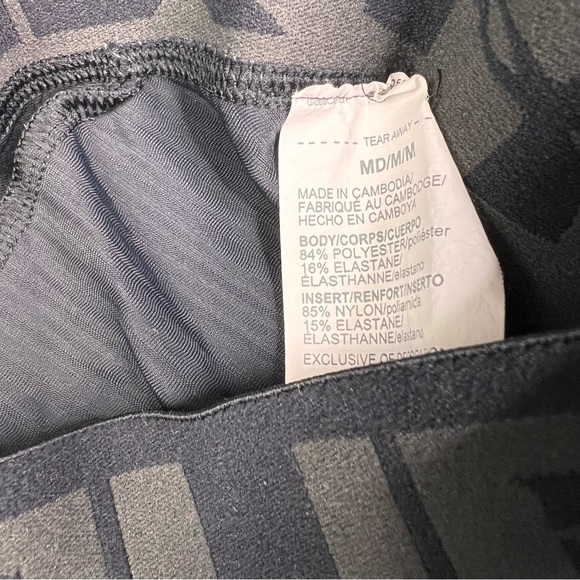 Under Armour Women’s Yoga Compression Capri Leggings Black Size M L051022 - Picture 3 of 5